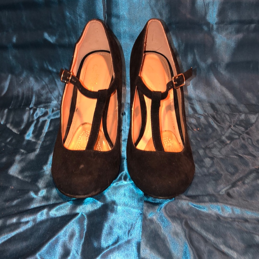 Mary Jane pumps